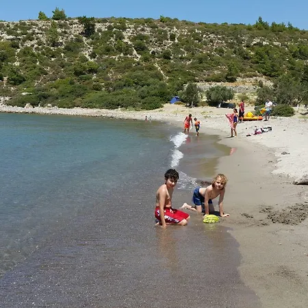 Gunes Tatil Koyu Bademli (Dikili)