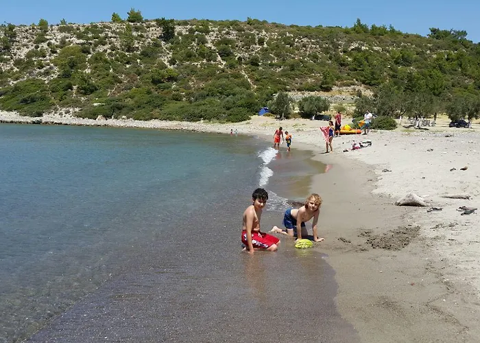 Gunes Tatil Koyu Bademli (Dikili)